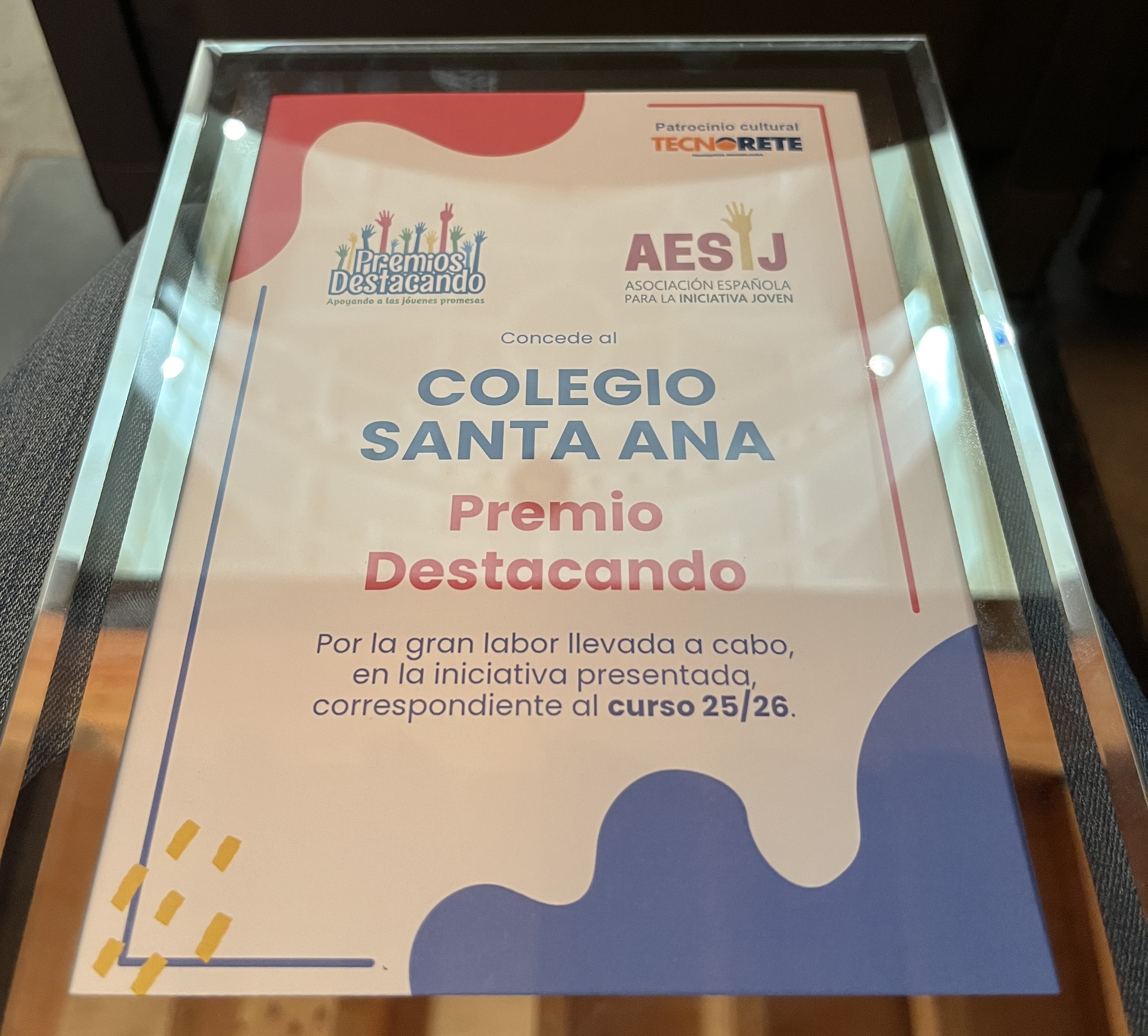 PREMIO "DESTACANDO"